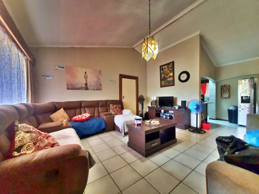 28 Bedroom Property for Sale in Kannoniers Park North West